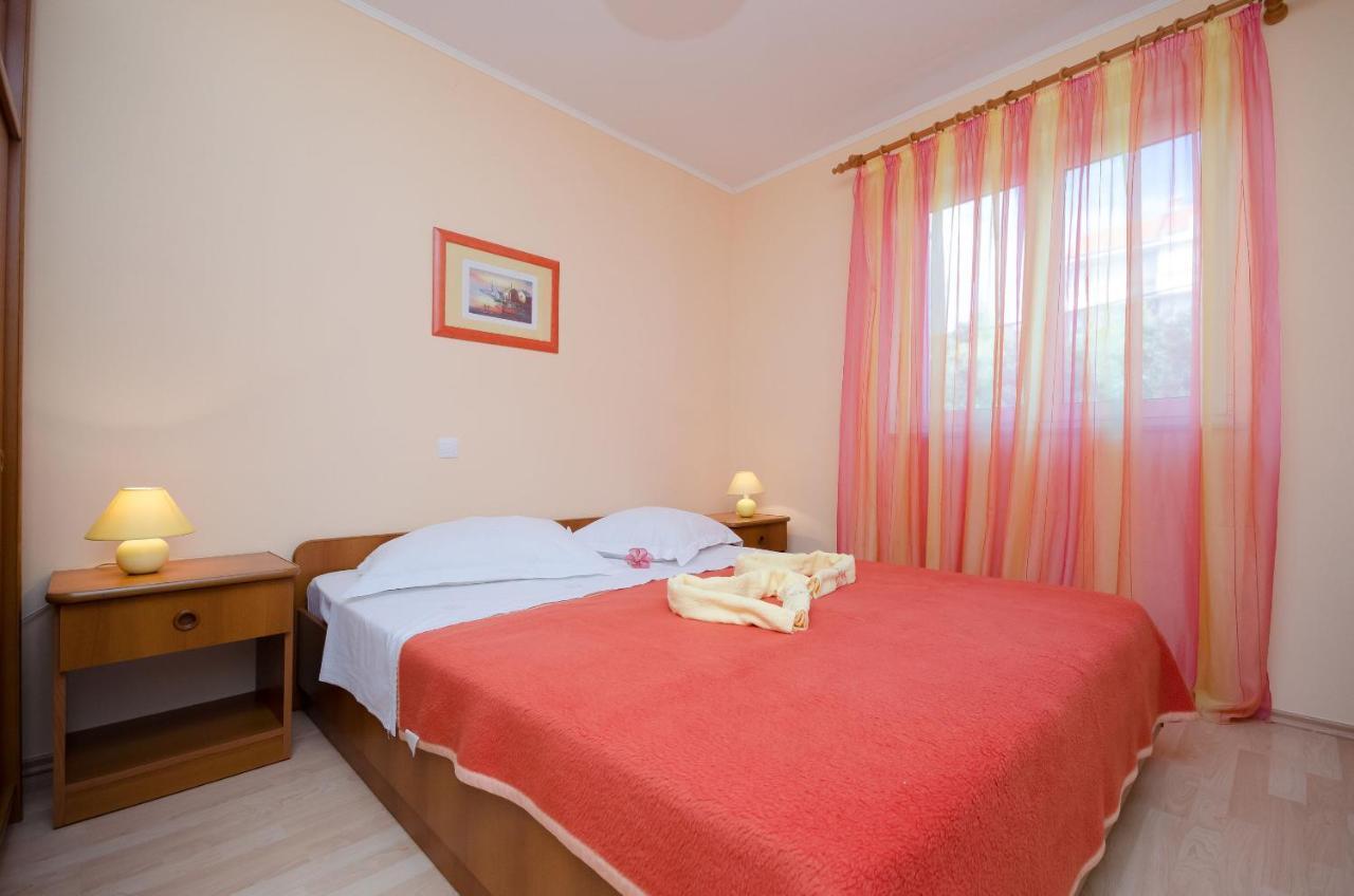 Apartments Marijana Banjol Exterior foto